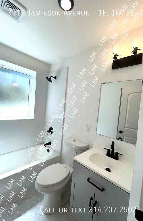 3915 Jamieson Ave #1E1W2E2W - Photo 3 of 15
