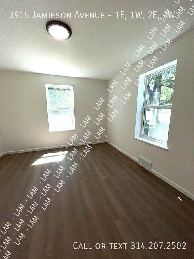 3915 Jamieson Ave #1E1W2E2W - Photo 4 of 15