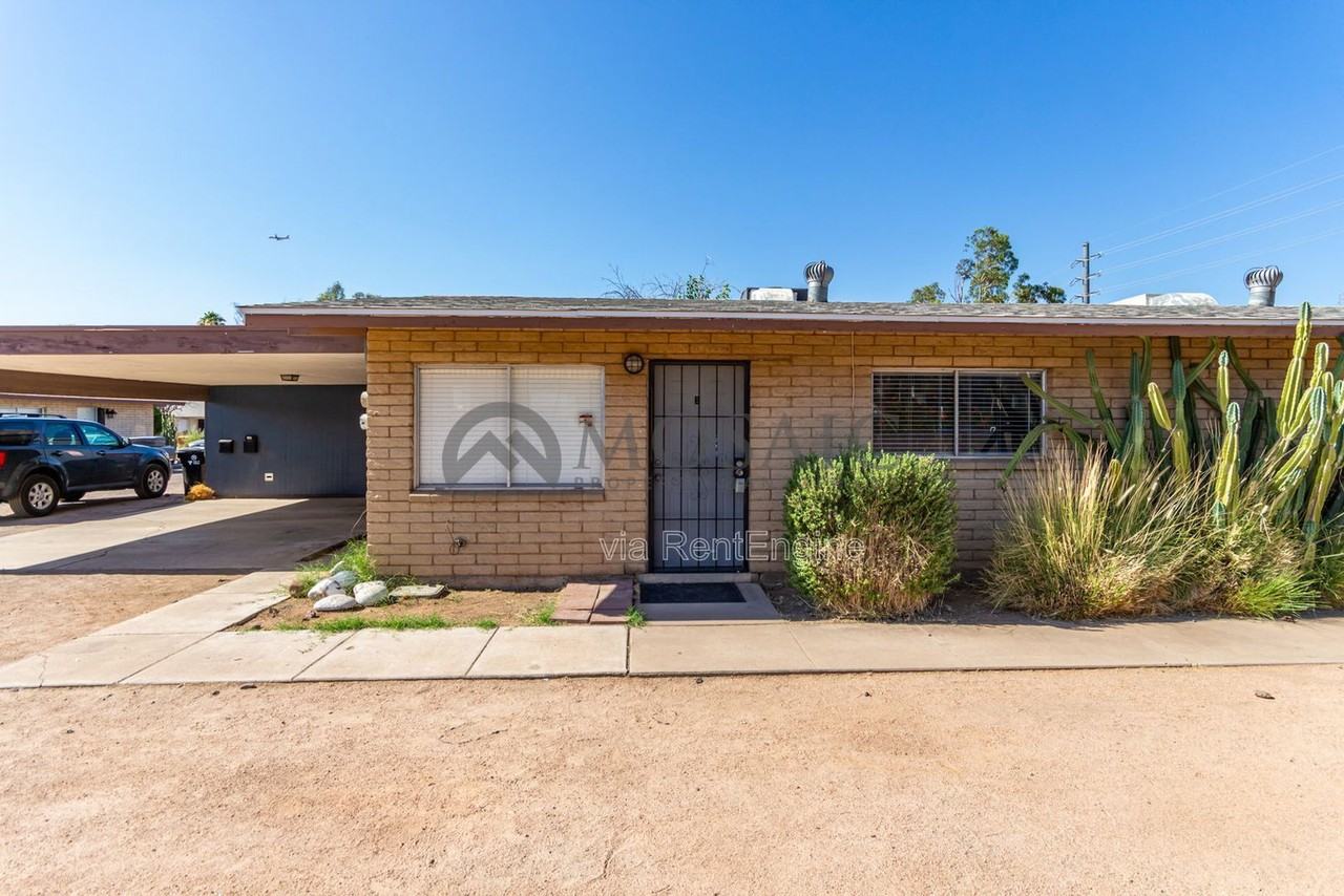 1204 S Mcclintock Dr #B - Photo 2 of 26