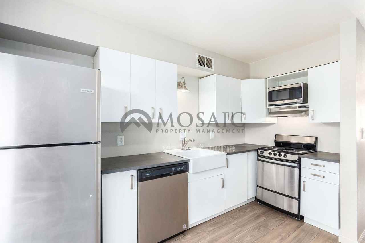 1204 S Mcclintock Dr #B - Photo 3 of 26