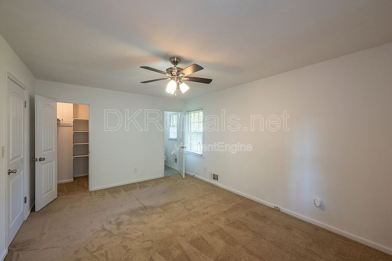 120 Burnett Way - Photo 3 of 29