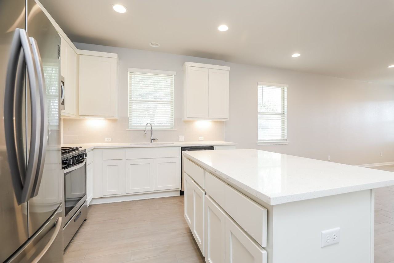 2724 Juniper Woods Rd - Photo 7 of 19