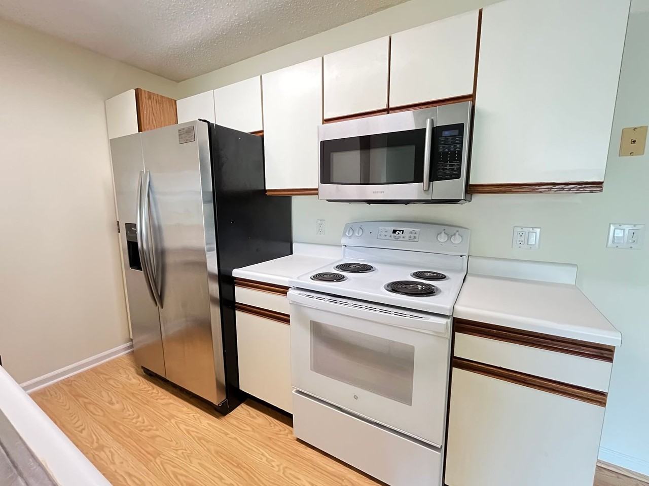 2225 Clearwater Dr #C - Photo 3 of 26