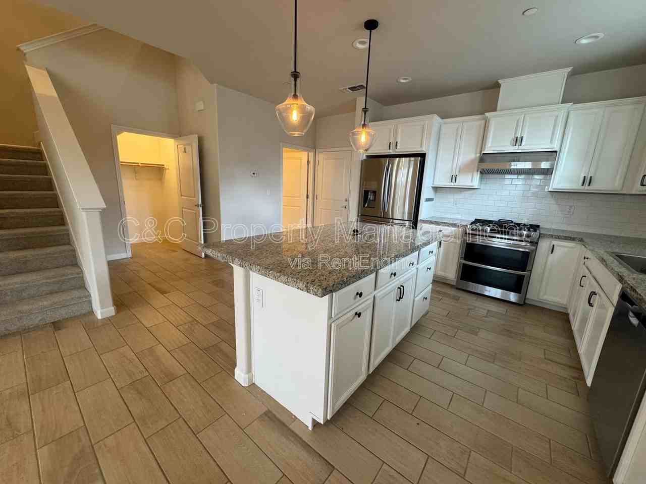 14826 Kit Carson Dr - Photo 3 of 19