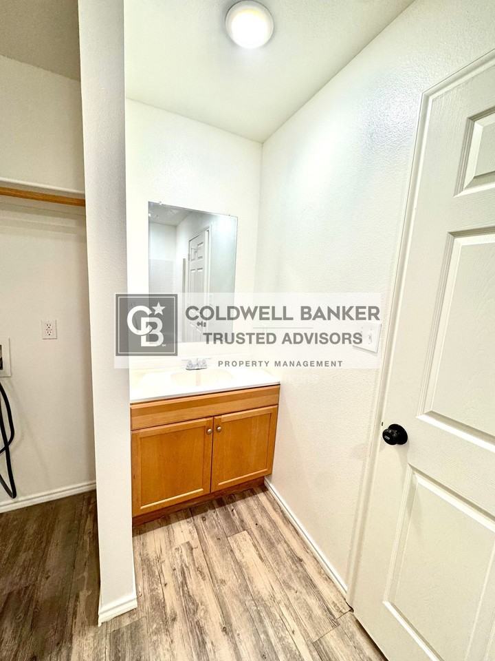 2123 E Broadway #2 - Photo 3 of 26