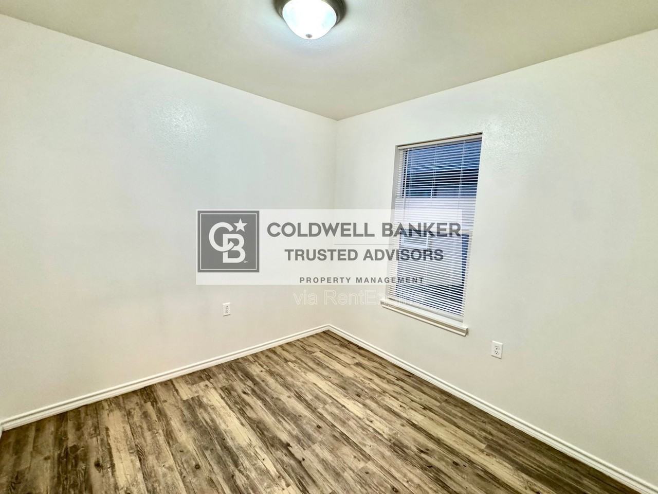 2123 E Broadway #2 - Photo 7 of 26