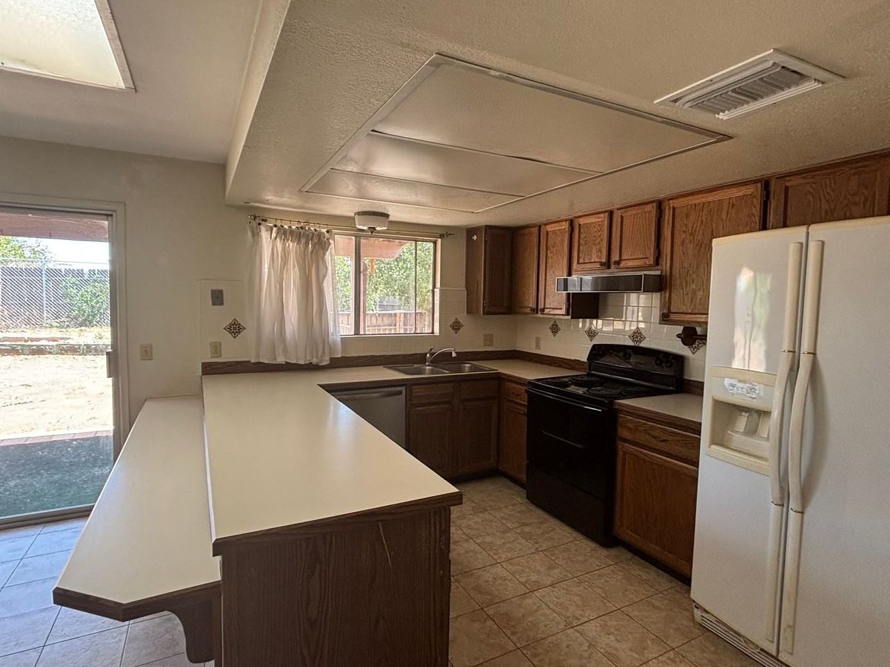 554 Hegge Dr - Photo 5 of 18