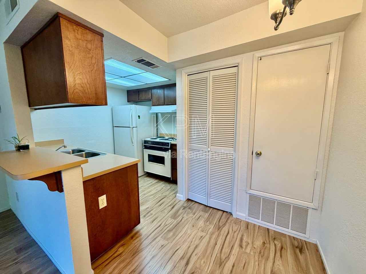 1537 Pyrenees Ave #22 - Photo 5 of 13