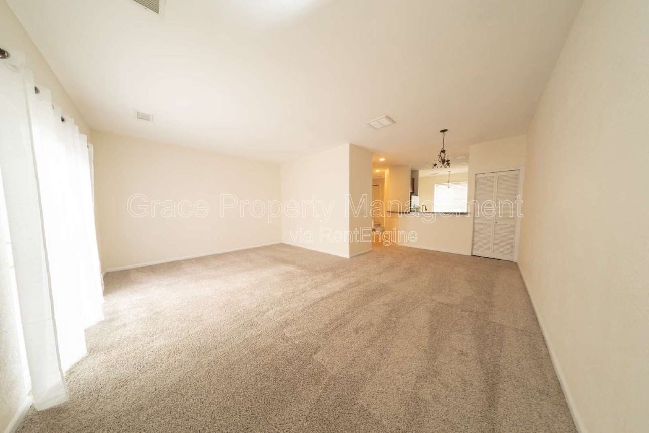 12780 Ivanhoe St - Photo 6 of 26