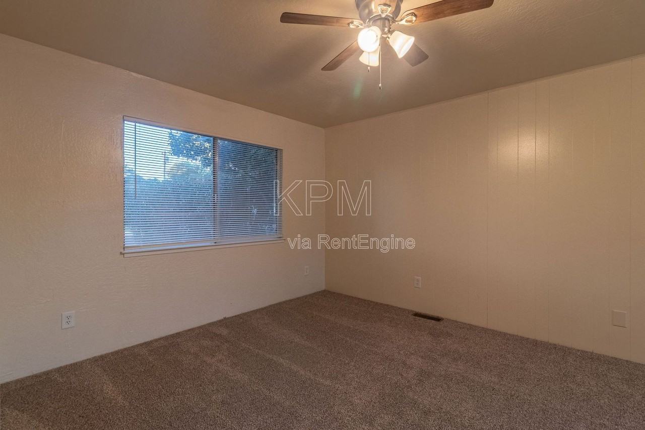 476 E Essex St - Photo 6 of 23