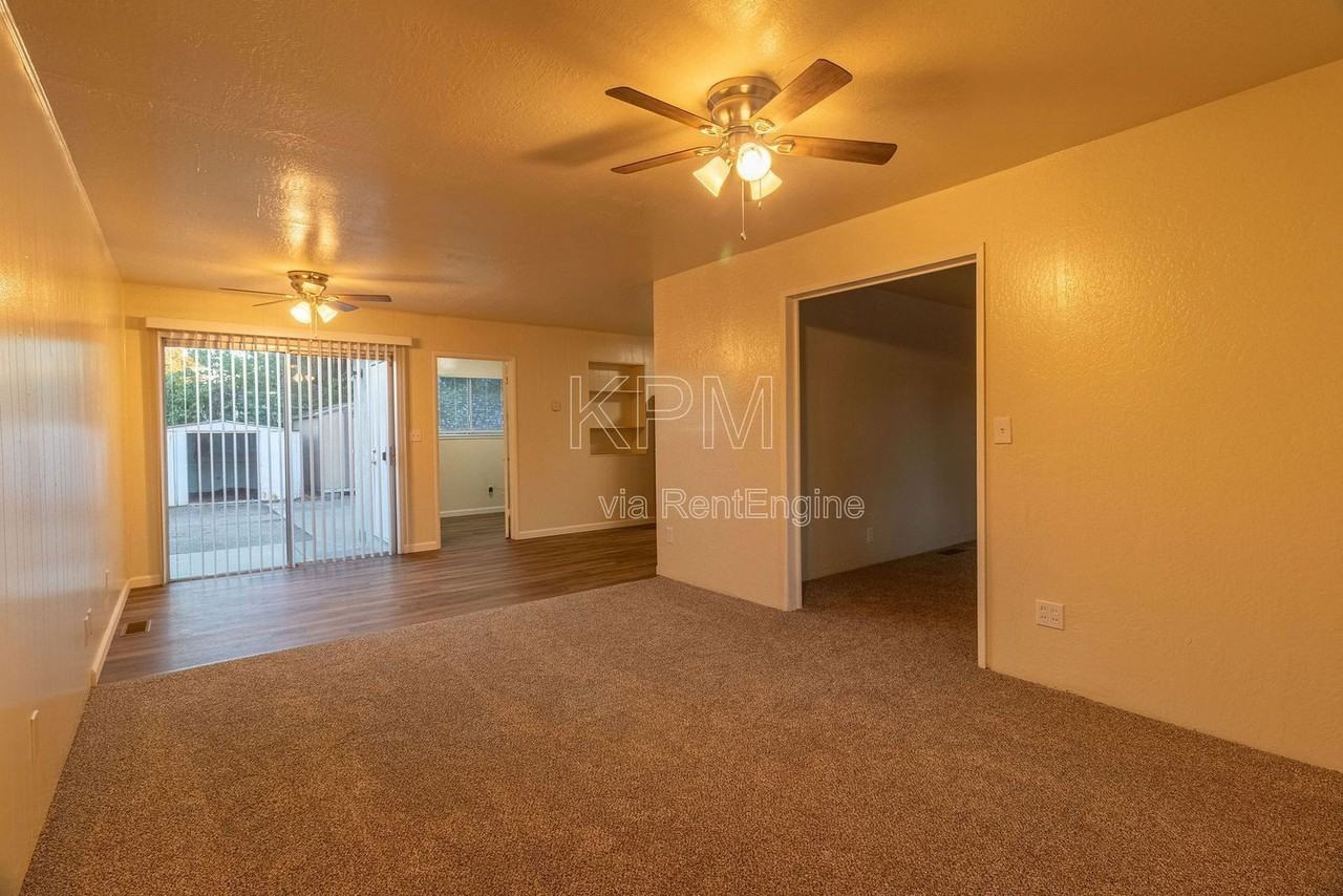 476 E Essex St - Photo 7 of 23