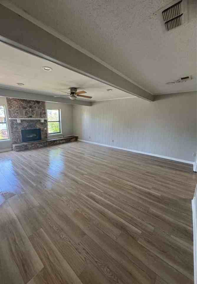 3809 Yellowstone St - Photo 4 of 22