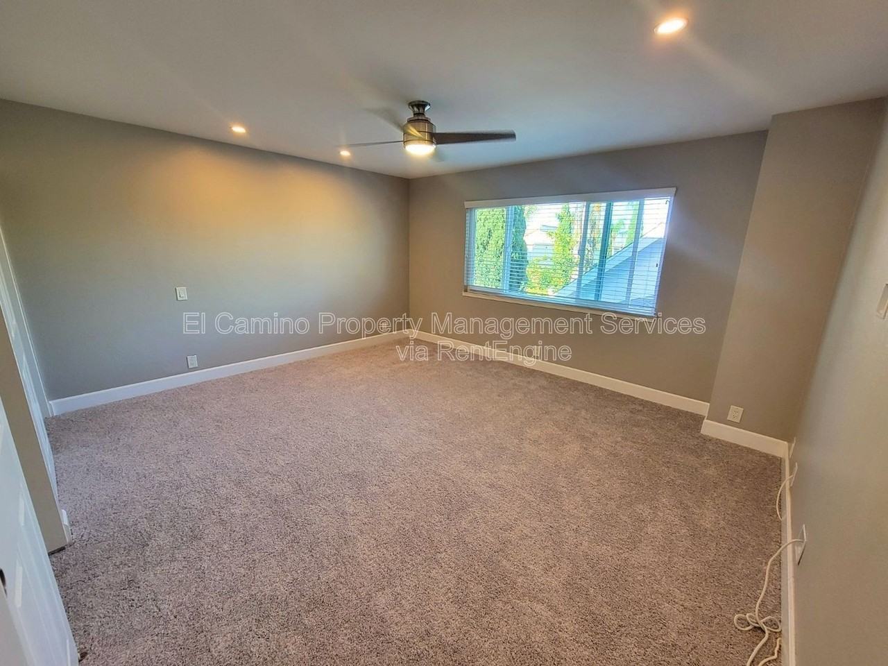 1728 Lake St - Photo 4 of 39