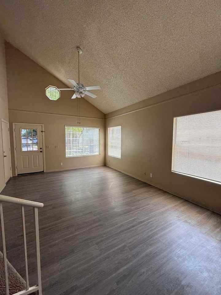 441 S Maple #10 - Photo 5 of 21