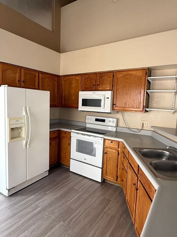 441 S Maple #10 - Photo 6 of 21
