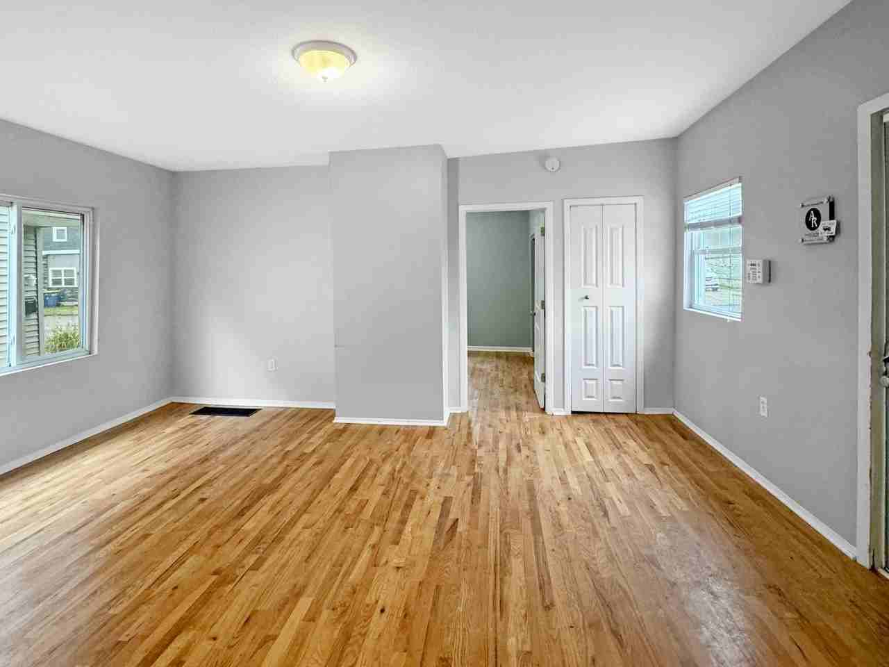 314 Indiana Ave Nw - Photo 4 of 9
