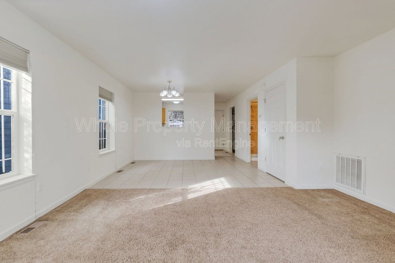 1577 Chase St - Photo 4 of 24