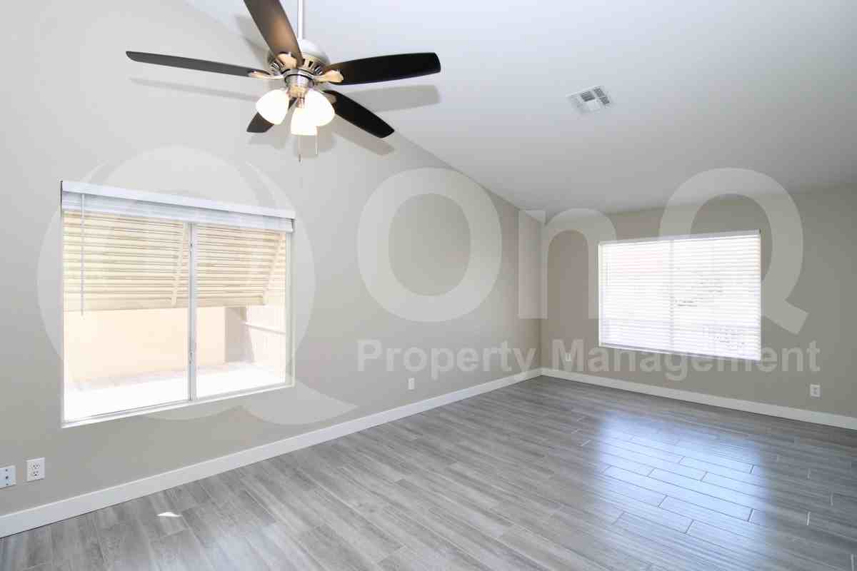 8791 W Marconi Ave - Photo 5 of 24