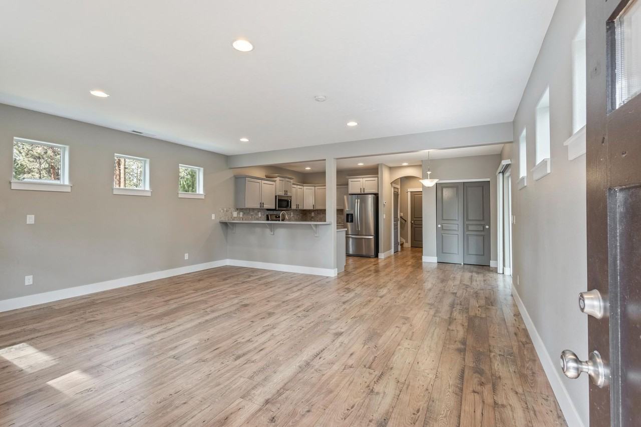 952 Timber Pine Dr - Photo 3 of 35