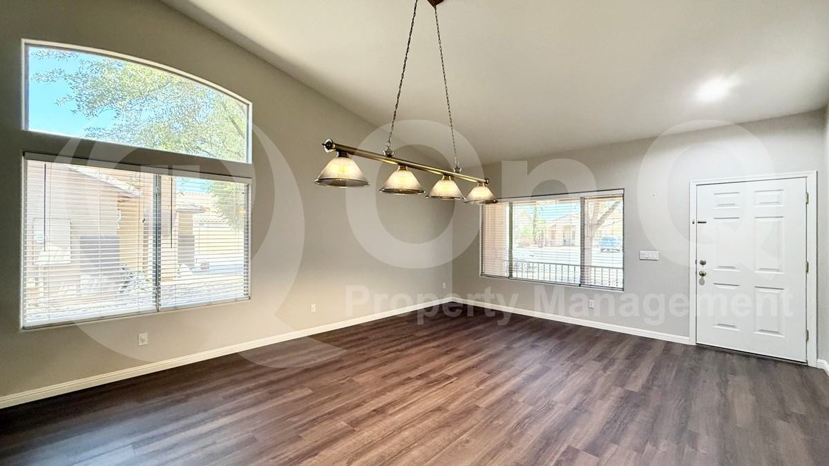800 N Soho Pl - Photo 3 of 28