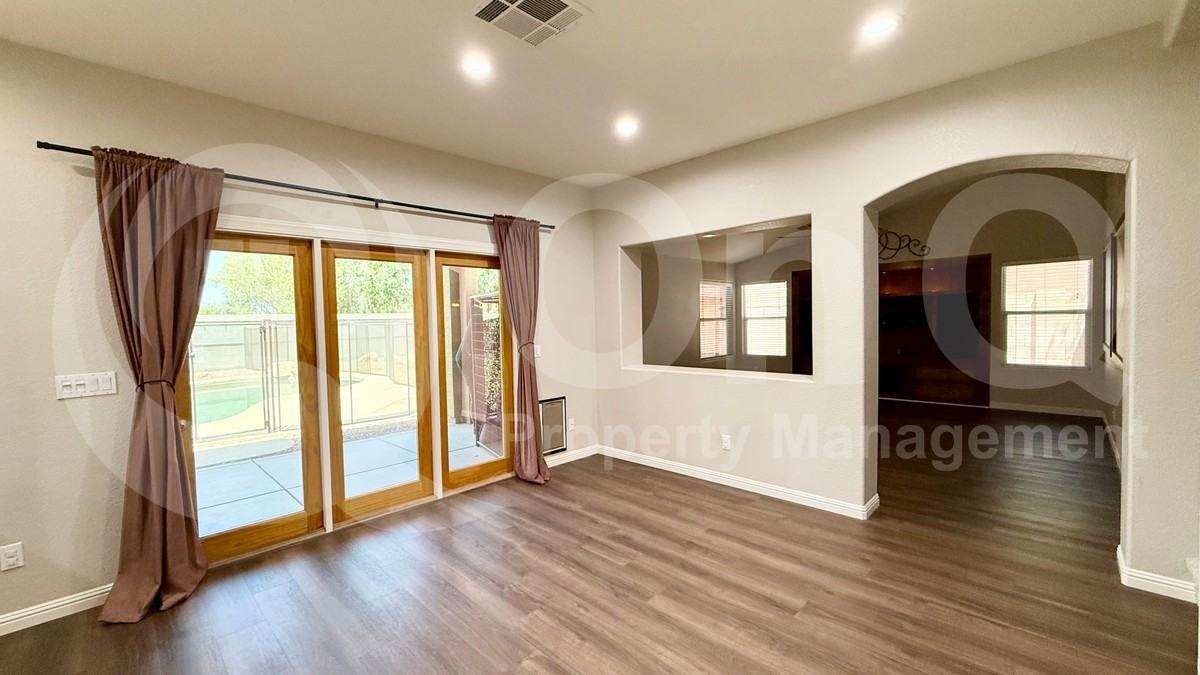 800 N Soho Pl - Photo 5 of 28