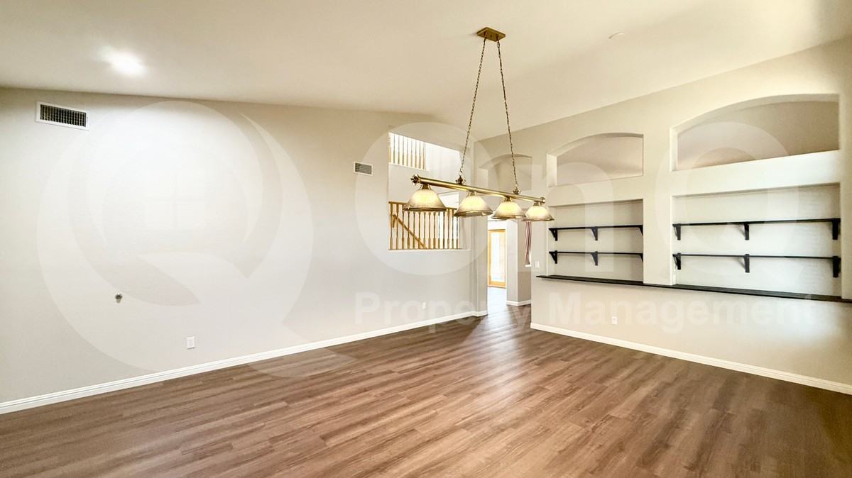 800 N Soho Pl - Photo 6 of 28