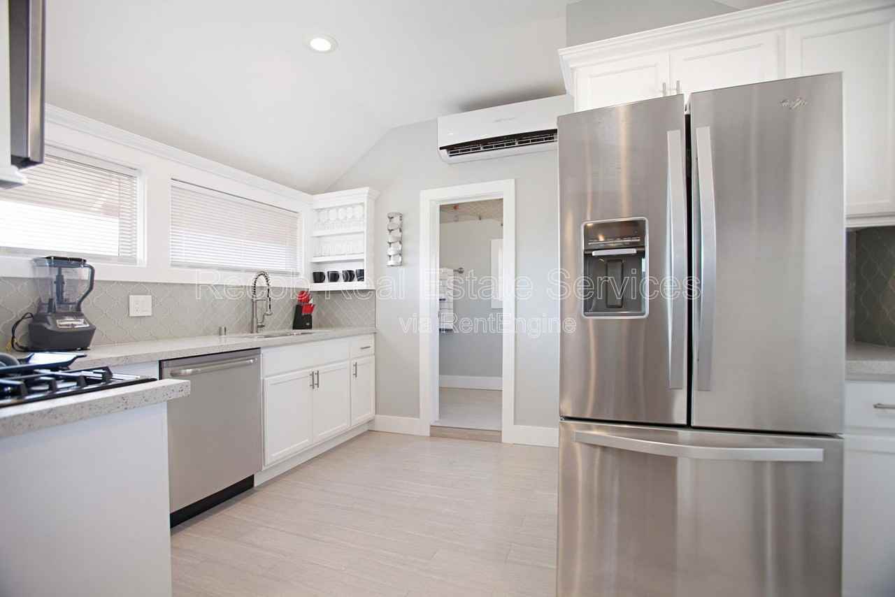 2984 E St #2 - Photo 3 of 17
