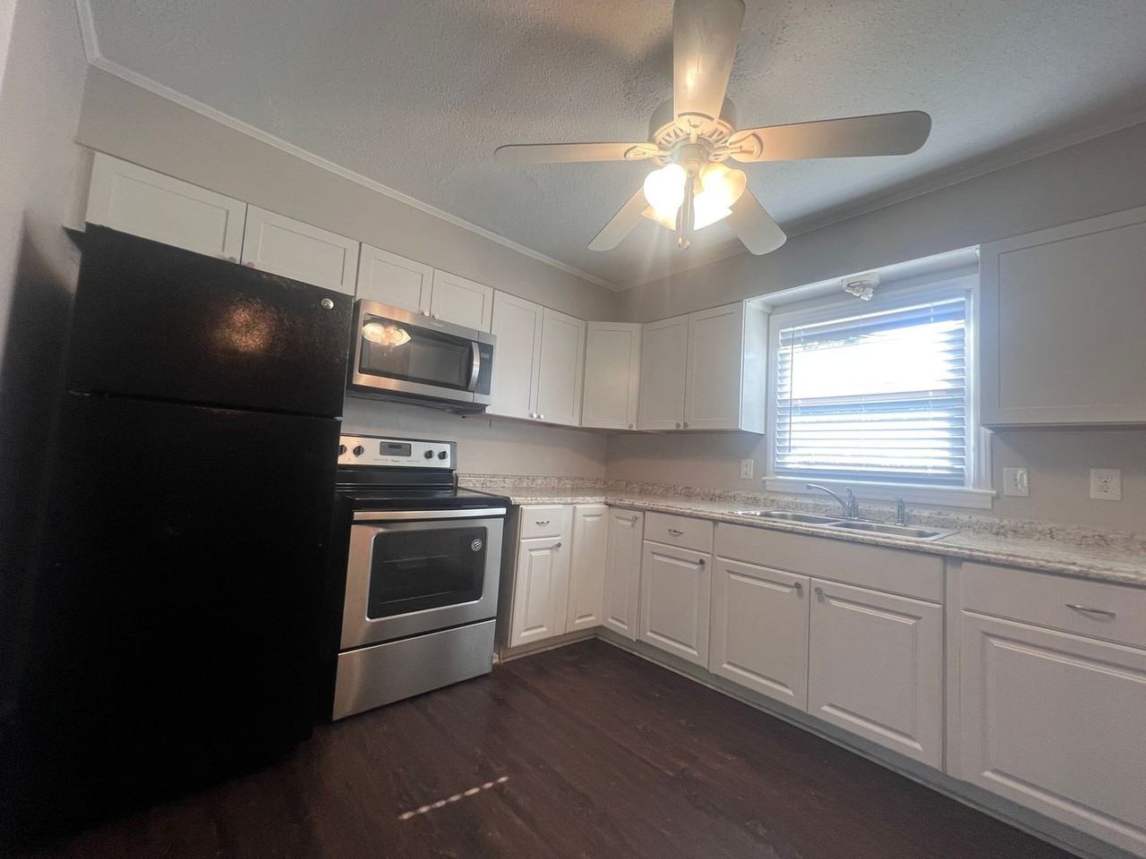 3605 Somerset Dr - Photo 5 of 17