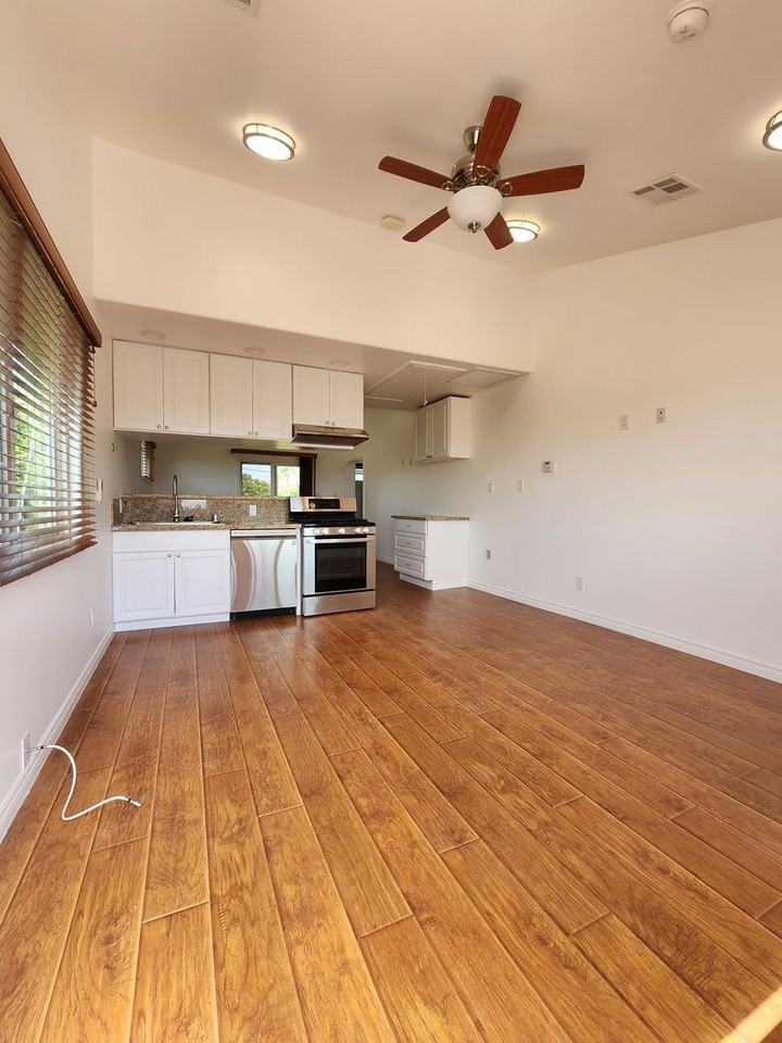 17118 Oak View Dr
