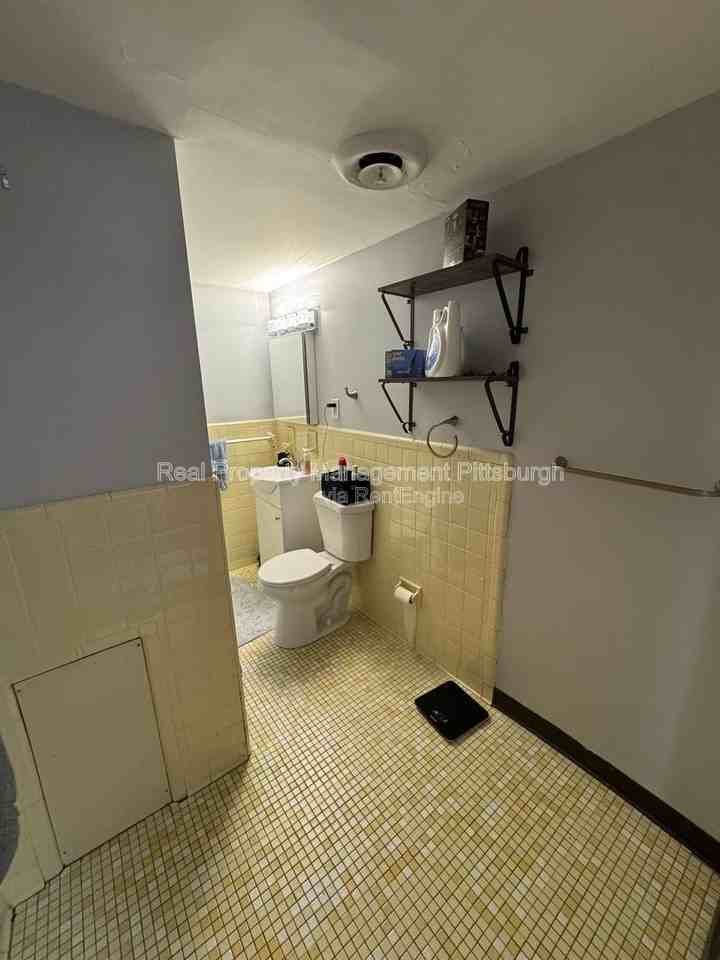 332 Lehigh Ave #2B - Photo 5 of 14