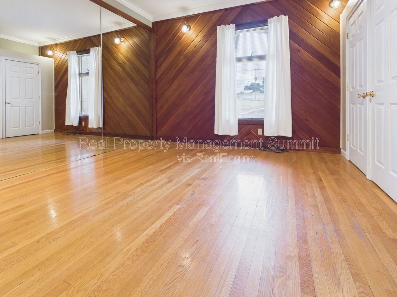 402 N Market St #A1 - Photo 5 of 17