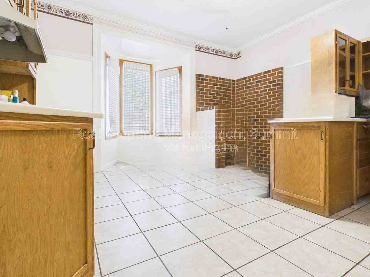 402 N Market St #A1 - Photo 7 of 17