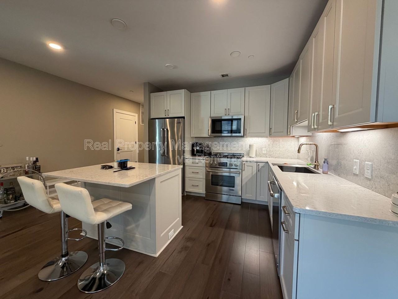 350 Oliver Ave #905 - Photo 2 of 26