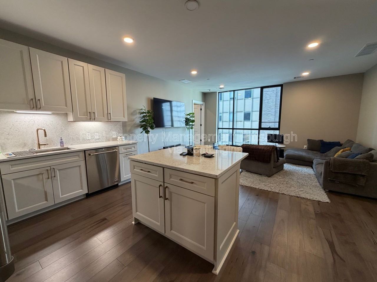 350 Oliver Ave #905 - Photo 3 of 26