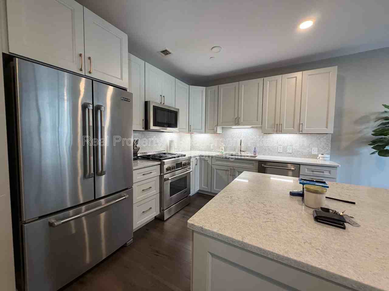 350 Oliver Ave #905 - Photo 4 of 26