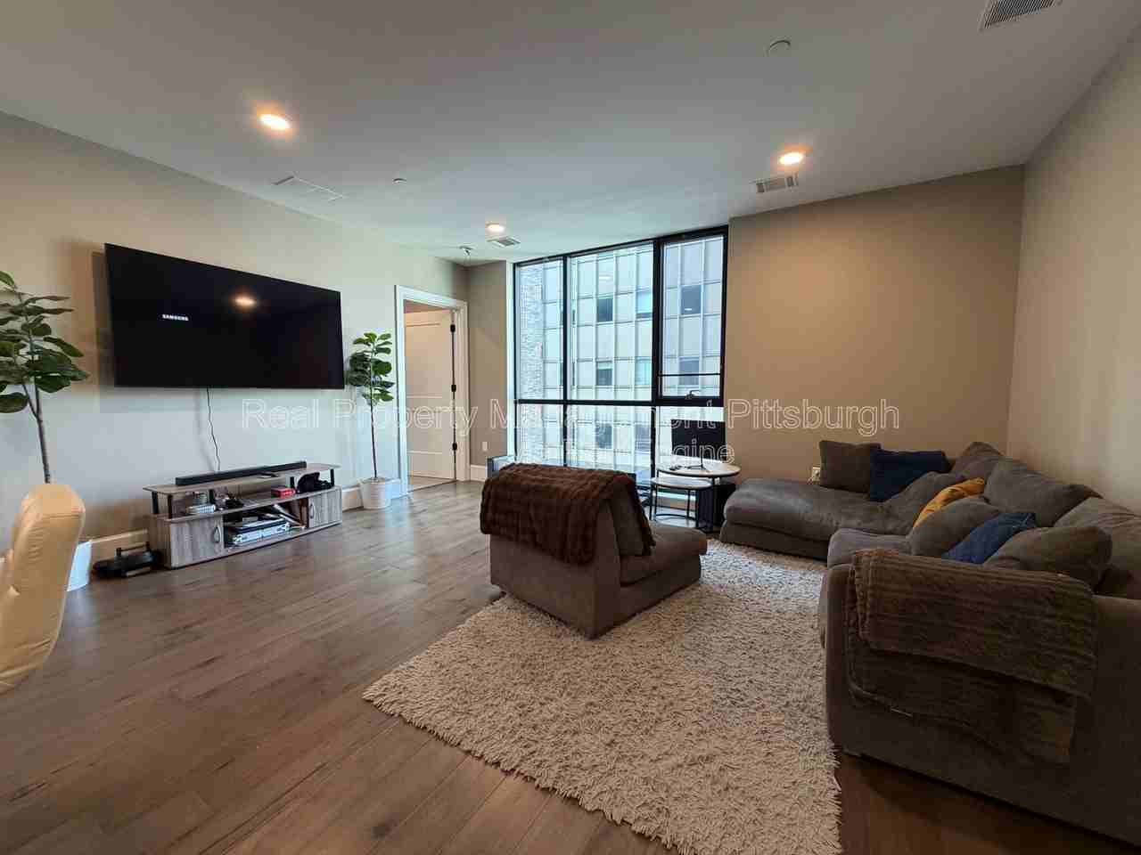 350 Oliver Ave #905 - Photo 6 of 26