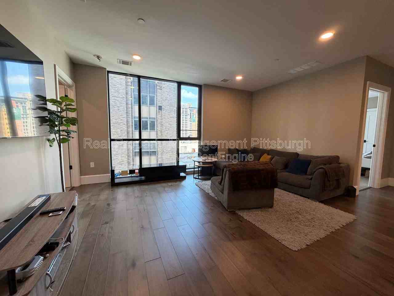 350 Oliver Ave #905 - Photo 7 of 26