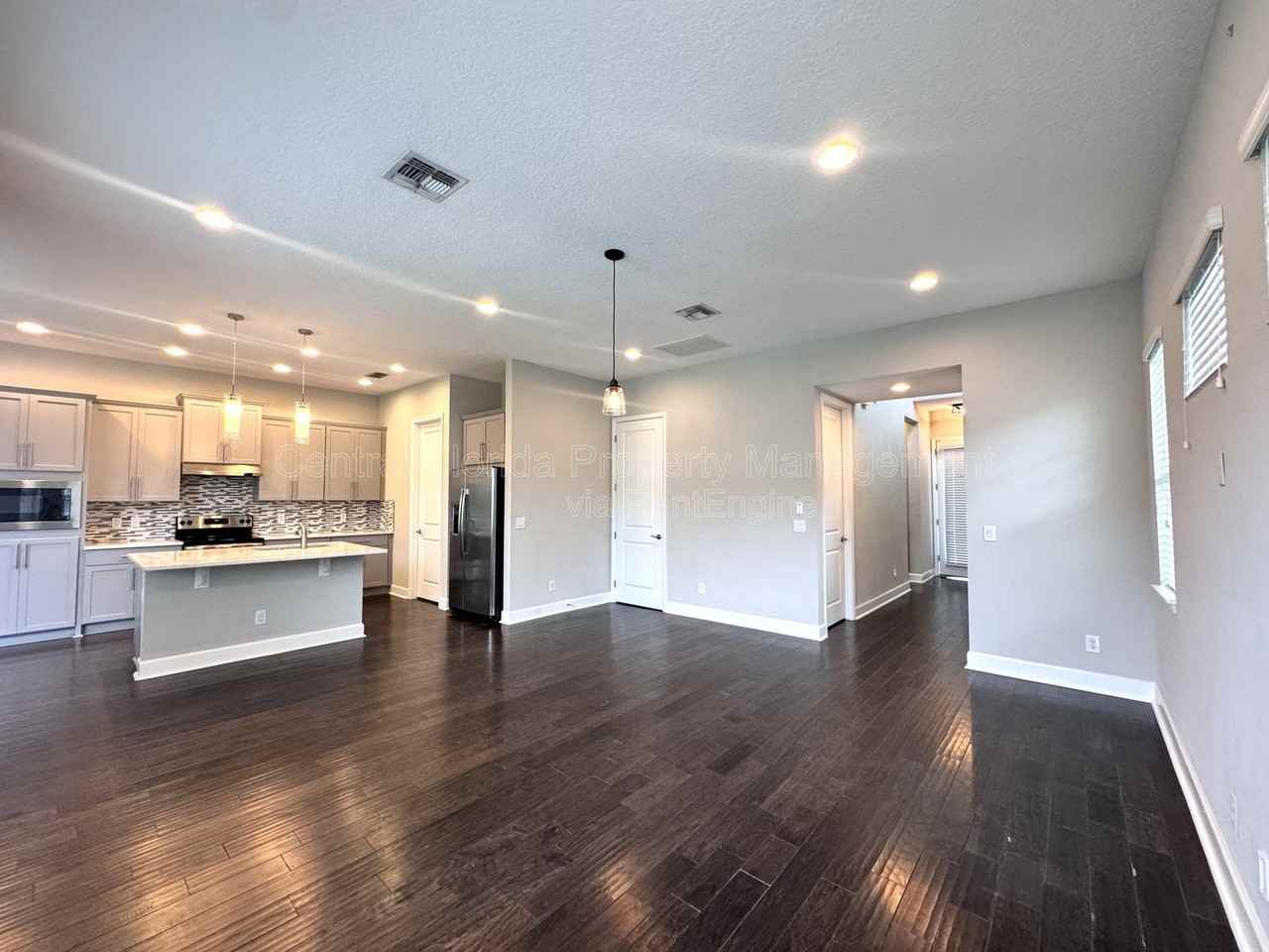 13808 Chauvin Ave - Photo 6 of 33