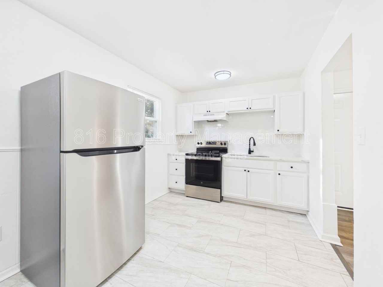 4910 Vista St - Photo 5 of 16