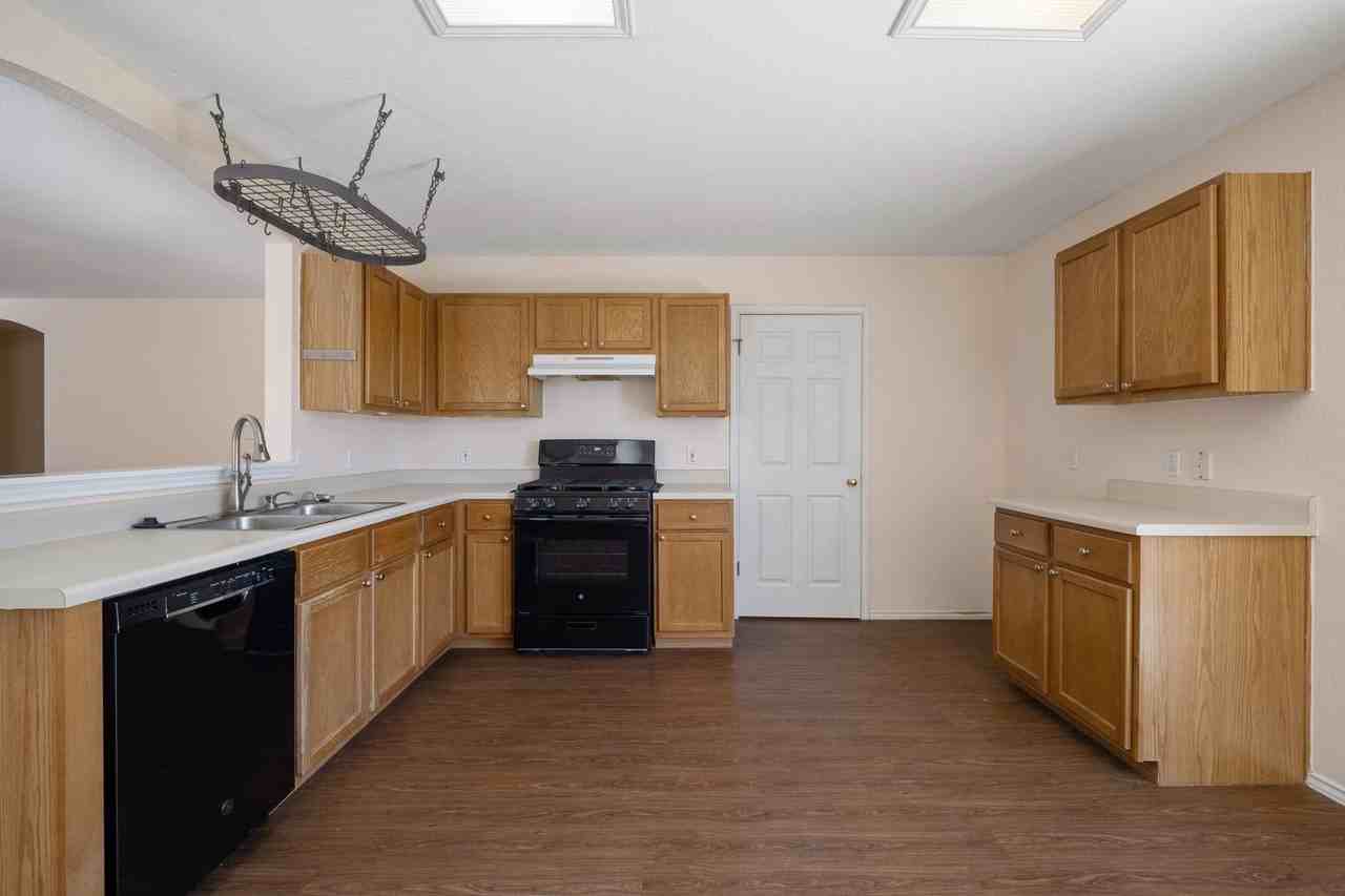 17131 Dashwood Creek Dr - Photo 7 of 22