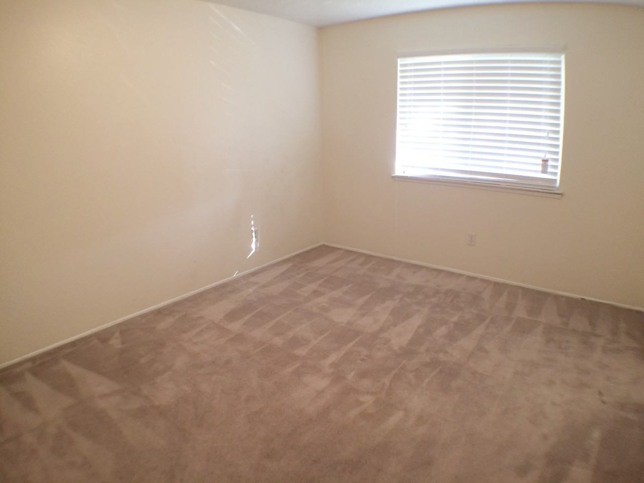 2026 Wedgewood Ln - Photo 4 of 7