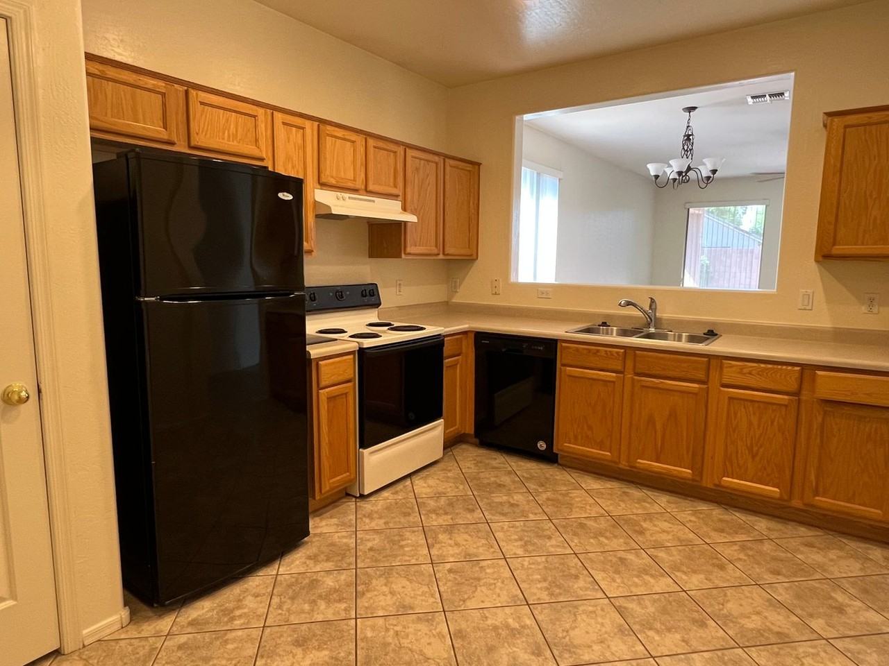 3265 E Hampton Ln - Photo 6 of 23