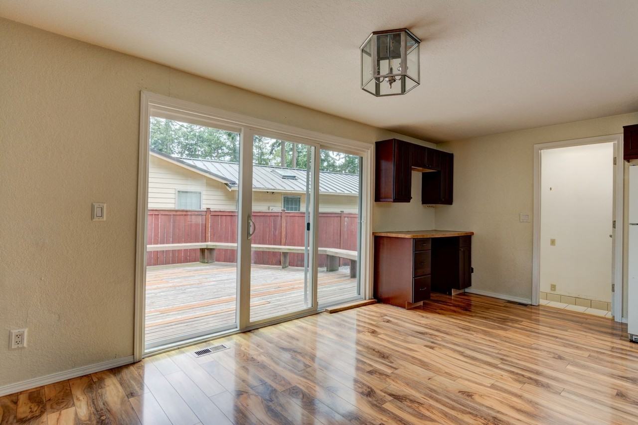 1230 Sw Ingleside Ct - Photo 5 of 28