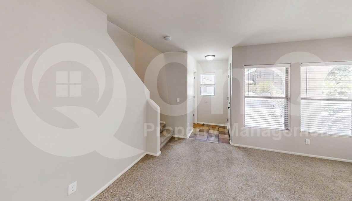 11012 W College Dr - Photo 3 of 18