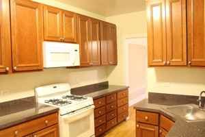 featured image of 1322 W Sherwin Ave