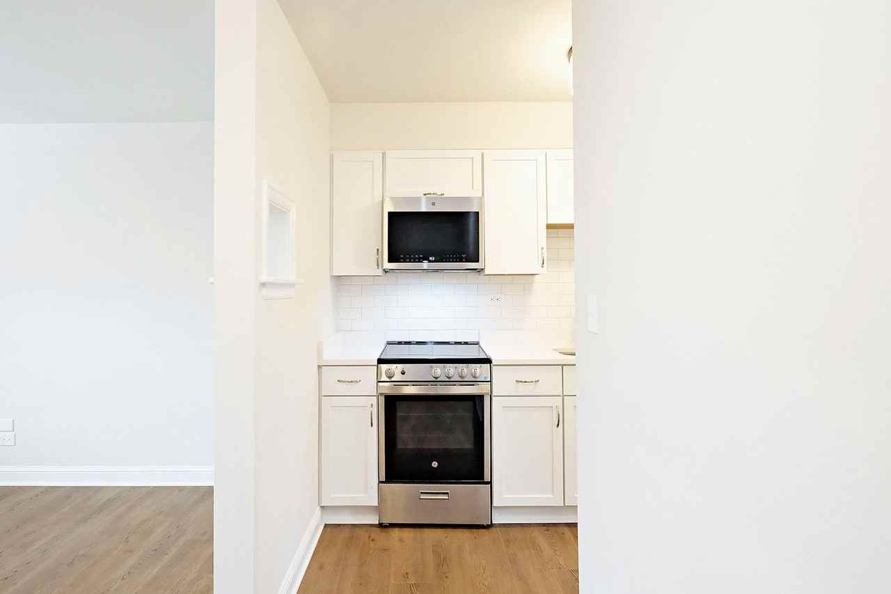 2114 Ivy Rd #12 - Photo 6 of 14