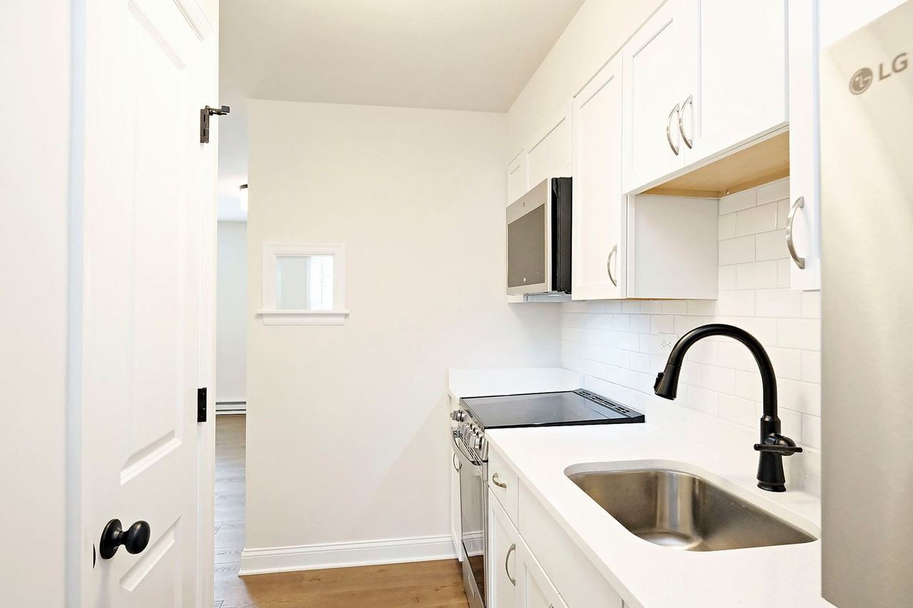 2114 Ivy Rd #12 - Photo 7 of 14