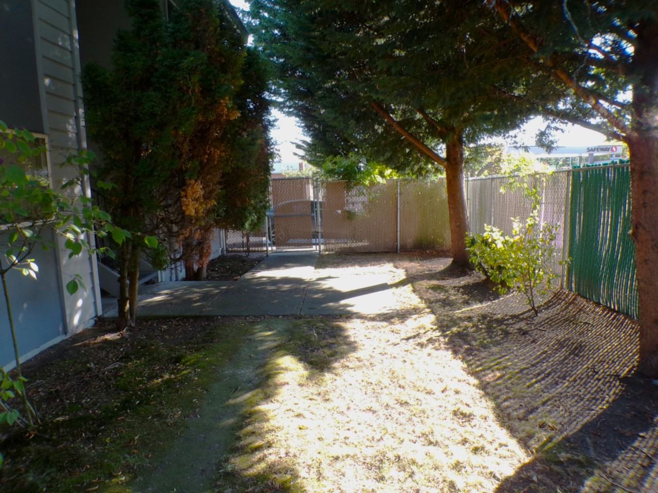 Lennick Court Apartments - Photo 4 of 7
