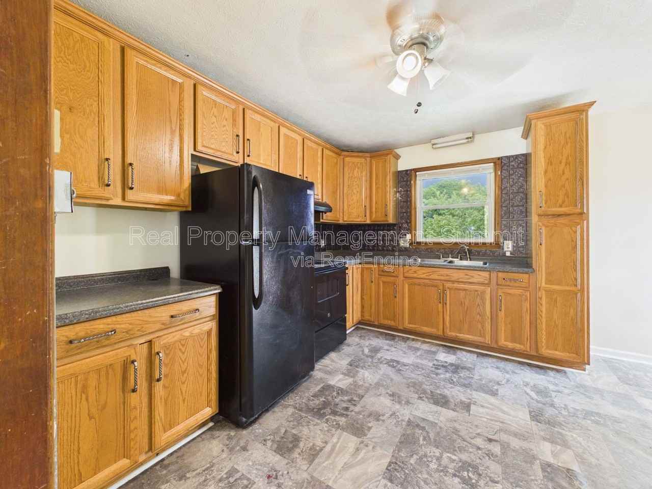 530 Highland Ave - Photo 6 of 16