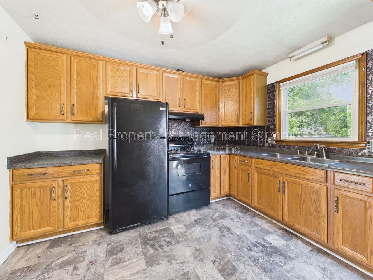 530 Highland Ave - Photo 7 of 16